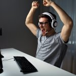 Bermain game online memang punya sensasi tersendiri yang tentunya mengasyikkan. Tapi kalau kuota internetmu lagi menipis, kamu nggak bisa seru-seruan lewat game online, kan? Nah, BP-Guide punya lho daftar game offline yang bisa kamu mainkan dan tentunya nggak kalah seru dari game online! Yuk, langsung simak!