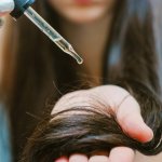 Hair Serums are honestly really underrated. Admit it, you do not have the time to do oil your hair three times a week, or use the amazing home remedies and DIY tips that your mother has told you a hundred times. So, let's check out some of the hero products when it comes to the best hair serums for women in India: