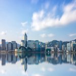 Hongkong adalah bekas wilayah Inggris yang kini menjadi wilayah otonom milik Tiongkok. Negara kota ini merupakan wilayah yang sangat cocok untuk dijadikan destinasi wisata. Selain daripada pusat bisnis dan belanja, Hongkong juga memiliki banyak tempat wisata menarik dari wisata sejarah, wisata alam, hingga wisata seni. Yuk, ikuti BP-Guide menjelajahi Hongkong!