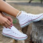 Kamu selalu tampil nyantai tapi keren? Pastinya kamu enggak mau ketinggalan model sepatu sneakers keren terbaru kan? Nah, agar kamu enggak bingung-bingung lagi nyari model sepatu sneakers keren 2023, BP-Guide telah mengumpulkan model-modelnya untuk kamu!