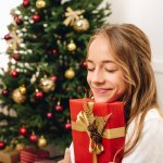今回は、編集部がwebアンケートの結果などの情報を分析し、中学生に贈るクリスマスプレゼントとしておすすめのアイテムを厳選しました。人気のブランドや商品をランキング形式でまとめたので、実際に選ばれているものがわかります。それぞれの特徴や魅力を比較しながら、女の子に満足してもらえるとっておきのギフトを見つけましょう。