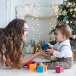 この記事では、webアンケート調査をはじめとする実際のデータをもとに、1歳の男の子にぴったりのクリスマスプレゼントを編集部が厳選しました。ランキング形式で紹介しているので、多くの人に支持されているシリーズが一目でわかります。ロングセラーの玩具からトレンドのおもちゃまで、人気のアイテムを参考にして、すてきな贈り物を選んでください。