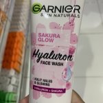 Kosmetik seakan berperan penting dalam kehidupan sehari-hari. Tak hanya kaum wanita, kini para pria juga merasa tak ingin tampil kusam. Oleh karena itu, banyak merek yang menawarkan berbagai produk yang menjanjikan agar wajah terlihat mulus. Salah satunya Garnier, yang memiliki produk berbahan alami dan juga halal bagi kamu.