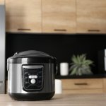 Anda sedang mencari cara praktis dan sehat untuk memasak nasi? Rice cooker adalah solusinya! Dengan teknologi canggih dan fitur unggulan, rice cooker memungkinkan Anda memasak nasi yang pulen, enak, dan sehat dalam waktu singkat. 