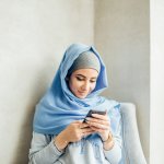 Anggun dengan 10 Pilihan Baju Muslim Brokat yang Menawan	