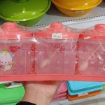 Momen tukar kado adalah suatu yang kadang ditunggu banyak orang dalam suatu acara. Tidak perlu mahal, tukar kado dengan barang senilai Rp 50 ribu juga bukanlah ide yang buruk. Apa saja yang bisa didapat dengan bujet terbatas ini?