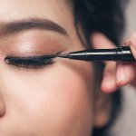 Wanita memang tak bisa lepas dengan makeup. Salah satu makeup yang wajib dimiliki oleh wanita adalah eyeliner. Membuat garis mata tampak lebih tajam, berikut 10 produk eyeliner terbaik untuk mata yang bisa kamu coba.