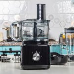 Selamat datang, Anda yang gemar berkreasi di dapur! Tidak perlu lagi repot dan melelahkan dalam memotong, mencincang, dan mengaduk bahan makanan. Dengan food processor terbaik, Anda bisa menikmati kemudahan dan efisiensi dalam memasak makanan lezat dalam sekejap.