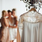 Ingin Tampil Menawan saat menghadiri pesta? Jangan ragu, kamu bisa gunakan lace dress atau baju pesta renda yang cantik dan menawan. Kalau kamu masih ragu, intip tips memilih baju pesta renda dan rekomendasi baju pesta cantik dari BP-Guide berikut ini!