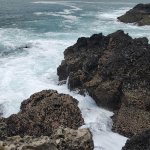 Liburan di pantai memang seru dan kalau kamu tidak ingin hanya diam saja menikmati pantai, kamu bisa lakukan berbagai permainan seru bersama teman atau keluargamu. Pastinya permainan ini bakal membuat suasana liburan di pantai jadi makin asyik dan makin kompak.