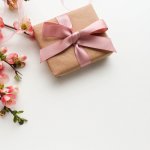 Saat ingin membeli kado untuk yang tersayang, bujet sering menjadi halangan. Uang yang Anda miliki tidak cukup untuk membeli kado yang diinginkan. Tenang saja, kado yang berkesan tidak perlu mahal, kok. Hanya dengan Rp 50 ribu saja Anda sudah bisa memberi kado terbaik untuk orang spesial. Yuk, simak rekomendasi dari BP-Guide berikut ini.