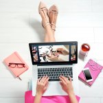 Bosan dengan gaya fashion yang itu-itu saja? Tak ada salahnya kok jika kamu menyontek tampilan cantik para fashion blogger dan menjadikan mereka inspirasi untuk gaya keseharianmu. Mau tahu siapa aja tuh mereka? Yuk intip yang berikut dari BP-Guide!