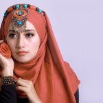 Berjilbab atau berhijab bukan alasan untuk nggak tampil modis, lho. Ada beragam tutorial yang bisa membantumu untuk menemukan model jilbab yang sesuai. Nggak perlu berlama-lama lagi, langsung baca aja, yuk!