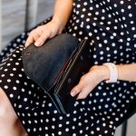 ケイトスペードのレディース長財布は、おしゃれなデザインと女性好みの色使いで支持されています。この記事では、ケイトスペードのレディース長財布の選び方や、とくに人気のあるシリーズをご紹介します。おすすめの度合いがわかりやすいランキング形式を用いているので、自分にぴったりな財布を簡単に探せます。ぜひ最後までチェックしてください。