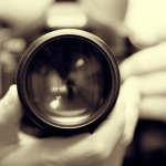 Cari kamera yang berkualitas? Tentunya Anda perlu mempertimbangkan banyak hal. Dalam tulisan kali ini, BP-Guide akan memberikan rekomendasi bagaimana mencari kamera dengan hasil jepretan terbaik dan jernih.