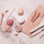 Wanita mana yang tidak ingin tampil sempurna? Untuk tampil dengan flawless, kamu akan butuh beberapa beauty tools. Selain bisa mempercantik diri juga bisa bantu kamu untuk merawat diri. Nah, apa saja alat yang wajib kamu miliki dan apa saja rekomendasi kami untukmu? Simak segera, ya!