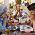 Apakah Anda mencari tempat bukber di Surabaya yang memiliki hidangan lezat? Yuk ketahui tips memilih tempat bukber dan rekomendasi tempatnya dari BP-Guide.