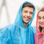 Jangan lalai saat musim hujan. Kamu wajib membekali diri dengan alat pelindung dari hujan. Salah satunya adalah jas hujan. Supaya tidak makan banyak tempat, kamu bisa lirik jas hujan plastik. Simak rekomendasinya dari kami!