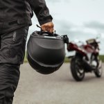 Helm Arai adalah merek helm terkemuka yang telah lama dikenal di dunia otomotif karena kualitasnya yang tinggi dan keamanannya yang terjamin. Jika Anda mencari helm berkualitas untuk melindungi kepala Anda saat berkendara, maka helm Arai adalah pilihan yang tepat. Helm Arai dirancang dengan teknologi dan material terbaik untuk memberikan perlindungan maksimal dan kenyamanan saat berkendara.