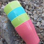 Melamin banyak digunakan sebagai bahan pembuatan peralatan rumah tangga. Selain bahannya kokoh, bahannya juga anti gores sehingga tahan lama digunakan. Tidak ada salahnya kalau kamu memilih piring, mangkuk, hingga gelas dari melamin. Nah, intip rekomendasi gelas melamin dari BP-Guide, yuk!