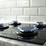 Saat Anda merenovasi atau mendesain ulang dapur, pemilihan peralatan memainkan peran penting. Kompor tanam adalah salah satu elemen kunci dalam dapur modern. Artikel ini akan memberikan rekomendasi mengenai produk-produk kompor tanam dari Modena yang bisa menjadi pilihan tepat untuk memenuhi kebutuhan dapur Anda.