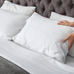 Tidur yang nyenyak bikin Anda lebih semangat beraktivitas. Oleh karena itu, pastikan Anda menggunakan bantal dan guling yang nyaman agar tidur jadi lebih nyenyak. Dalam artikel ini, BP-Guide akan memberikan rekomendasi produk terbaiknya.