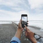 Bukan hanya mesin smartphone saja yang performanya semakin gahar, kualitas kameranya pun semakin canggih bahkan menyaingi kamera DSLR. Nah, kamu penyuka fotografi atau selfie tapi nggak mau ribet karena harus membawa DSLR? Yuk, langsung simak yang berikut!
