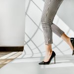 Anda tentu menginginkan penampilan yang elegan dan berkelas dalam setiap kesempatan. High heels branded adalah pilihan sempurna untuk mencapai itu. Kualitas dan desain yang unik dari merek ternama akan memberikan sentuhan istimewa pada gaya Anda.