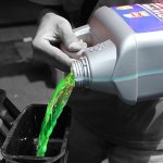 Jangan pakai air ledeng untuk isi radiator, bahaya kerusakan jangka panjang! Cek air radiator coolant terbaik rekomendasi kami!