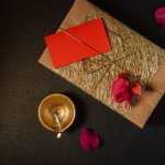 Need inexpensive yet appealing gifts to give to acquaintances, or facing a bit of a cash crunch amid all the other Diwali expenses? Either way, we help you figure out not only what to give but how to plan your gift shopping so you stay withing budget. Read on to find loads of useful advice and plenty of gift recommendations that people will be happy to receive.