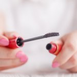 Riasan mata harus berani untuk bisa tampil lebih cantik dan menawan. Jangan ragu menyempurnakan tampilan mata memakai maskara. Kamu bisa cek hal-hal yang wajib kamu perhatikan saat membeli maskara dengan tips dari BP-Guide. Cek juga rekomendasi terbaiknya dari kami!