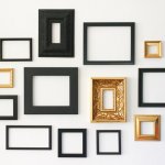 Dinding rumah kita pasti akan makin menarik kala kita memajang foto bersama keluarga atau foto bersama orang tersayang. Supaya foto lebih stand out, kamu bisa tambahkan bingkai foto yang tepat. Untuk pilihan bingkai fotonya, intip rekomendasi BP-Guide berikut yuk!