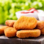 Nugget adalah salah satu jenis frozen food yang sangat populer di Indonesia. Rasa gurih daging ayam berpadu dengan kerenyahan balutan tepung roti di luar. So Good adalah merek nugget terkenal di Indonesia dengan berbagai varian produk favorit keluarga. Yuk, simak rekomendasi produk nugget So Good dalam artikel BP-Guide berikut ini!