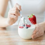 Yoghurt adalah produk susu yang rasanya nikmat dan punya banyak manfaat untuk kesehatan. Kalau kamu gemar mengonsumsi yoghurt, kamu perlu tahu manfaat dan rekomendasi produk yoghurt terbaik yang cocok dikonsumsi setiap hari.