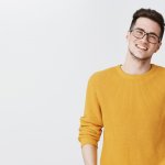 Sweater memiliki berbagai bahan dan model yang tentunya memberikan kesan tersendiri bagi pemakainya. Kali ini, sweater Lacoste bisa jadi pilihan yang bagus untuk para pria. Yuk, simak ulasan dan rekomendasi sweater ini dari BP-Guide!