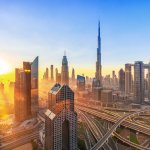 Dubai là địa điểm du lịch nổi tiếng với những cảnh sắc tuyệt vời cùng với độ giàu có, xa hoa, lộng lẫy của người dân nơi đây. Đến với Dubai, bạn sẽ phải bất ngờ không chỉ với những tòa nhà chọc trời, nền kinh tế phát triển mà còn là nền văn hóa, ẩm thực vô cùng khác biệt. Nếu bạn đang muốn tìm hiểu nhiều hơn về thành phố này thì đừng bỏ qua bài viết dưới đây nhé! 