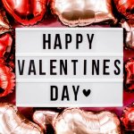 Mengungkapkan kasih sayang memang tidak harus menunggu hari Valentine. Namun, adanya hari Valentine bisa bikin kamu punya momen spesial bersama orang terdekat untuk merayakan bersama dan menyadari betapa berartinya keberadaan satu sama lain untuk saling menyayangi dan mendukung. Nah, cek rekomendasi hadiah yang bisa kamu berikan saat Valentine!