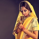 Saree! This most beautiful 6 yards of clothing should be worn right with perfect accessories to bring out the complete magic it has. Glimpse through the the list of basic  accessories that will compliment your sarees and make it a true spectacle! We have some fantastic options for you to consider, so read on. 