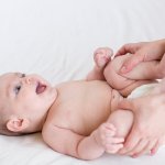 Bayi yang baru lahir tentu memerlukan perawatan yang intensif dan perhatian yang ekstra. Ikuti tips memijat bayi dan rekomendasi produk perawatan bayi 6 minggu yang bisa digunakan berikut ini!
