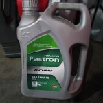 Oli menjadi komponen yang penting untuk mesin motor. Oli yang tepat tentunya menjadikan kinerja mesin menjadi semakin oke. Berikut ini, BP-Guide akan mengulas tips memilih oli mesin yang tepat untuk motor matic. Simak, yah.