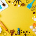 Membuat kue menjadi salah satu aktivitas favorit orang-orang selama masa karantina di rumah. Jika Anda sedang mencari kegiatan baru selama di rumah, tak ada salahnya untuk melakukannya. Jika baru memulai aktivitas membuat kue, siapkan dulu beberapa peralatannya. 