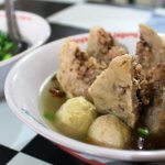 Bakso adalah makanan primadona yang kelezatannya tidak mampu ditolak oleh siapa pun. Kali ini BP-Guide punya resep-resep bakso jumbo yanng rasanya sudah pasti lezat dan bikin ketagihan. Daripada bosan di rumah, langsung aja masak-masak di dapur yuk! 