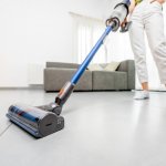 Anda yang ingin membersihkan rumah tanpa repot dengan kabel listrik pasti akan menghargai cordless vacuum cleaner, alat praktis yang membuat tugas ini lebih sederhana.

