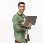 Untuk kamu yang harus selalu membawa laptop kemanapun pergi, sepertinya laptop 11 inch menjadi pilihan yang sangat cocok karena akan lebih mudah dibawa.