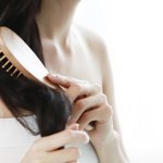 Finding a hairbrush that's ideal for your specific texture may seem easy, but with so many different options available for fine, thick, and coily hair, locking down a tried-and-true favourite can quickly turn into an unexpected beauty challenge. To provide you with the right hair care tools to get you through wash day and beyond, we’ve rounded up the best, expert-approved brushes available to keep your hair totally tangle-free. Scroll down and take your pick from our list of the 30 best hair brushes for women available in India!