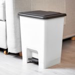 Kamar tidur kamu juga butuh tempat sampah lho. Pilih tempat sampahnya dengan tepat ya. Kami sudah menyiapkan tips memilih tempat sampah untuk kamar tidur. Selain itu, jangan lupa cek juga rekomendasi menariknya dari kami.