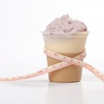 Merasa badan sudah terlalu gemuk dan butuh diet? Kamu tidak perlu menyiksa diri, kok. Ada banyak minuman rendah kalori yang aman untuk kamu minum tanpa khawatir berat badan bertambah. Cek rekomendasinya bersama BP-Guide ya!