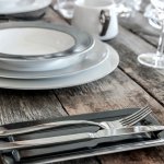 Kafe menjadi salah satu peluang bisnis yang menjanjikan. Salah satu upaya menarik minat konsumen yang beragam adalah dengan menyediakan peralatan makan yang menarik dan juga berkualitas. Berikut adalah berbagai peralatan makan yang cocok untuk bisnis kafe.