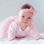 Baju bayi perempuan adalah pilihan penting bagi para orangtua yang ingin menjaga kenyamanan dan penampilan putri kecil mereka. Dengan berbagai macam desain, bahan, dan ukuran, Anda dapat memilih baju bayi yang sempurna sesuai kebutuhan si kecil.