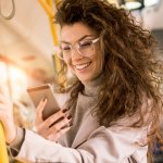 Pasar handphone di bawah harga Rp 2 juta memungkinkan konsumen dengan budget terbatas untuk mempunyai ponsel pintar dengan kemampuan canggih. Produsen handphone murah pun bersaing untuk mendapatkan konsumen. Bagi kamu yang sedang ingin beli handphone murah, yuk simak rekomendasinya.